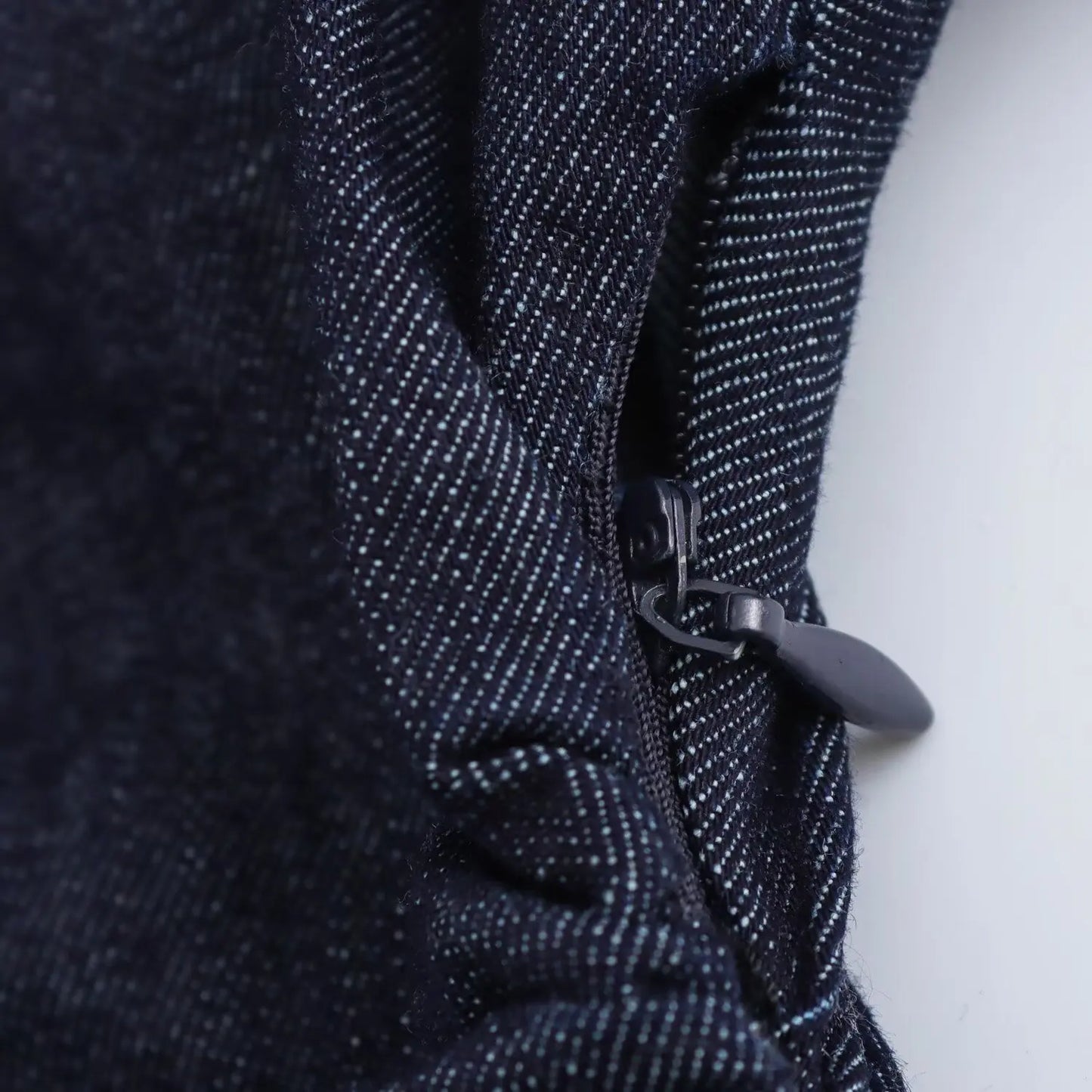 2025 Spring New 1975 Series Denim MIDI Dress with Lapel Side Zipper Fashion Wrinkle Waist Slim Elegant Dress
